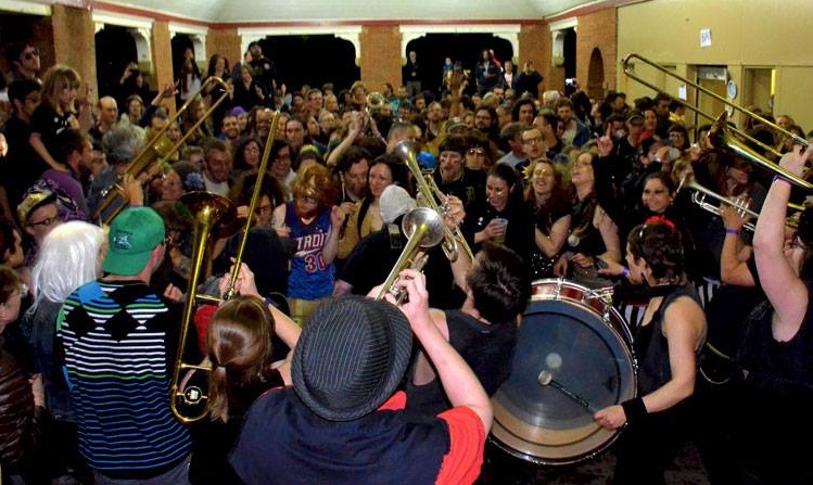 Pittonkatonk crowd 2